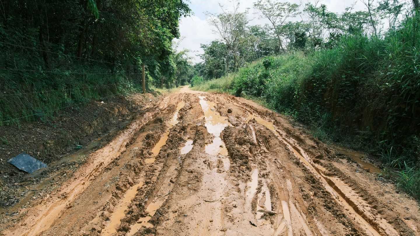 Garut Masuk Peringkat Jalan Rusak Berat Terpanjang di Jabar